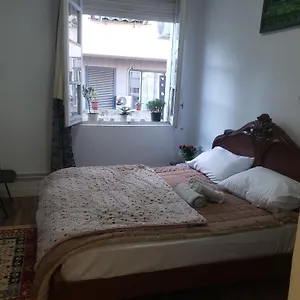 Hostel Oakland, Tirana